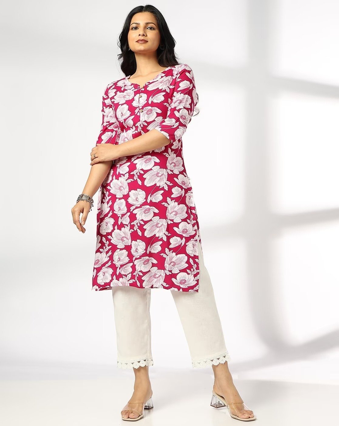 1117Wx1400H-443067756-magenta-M-2.jpg Women Printed Straight Kurta - Image 1